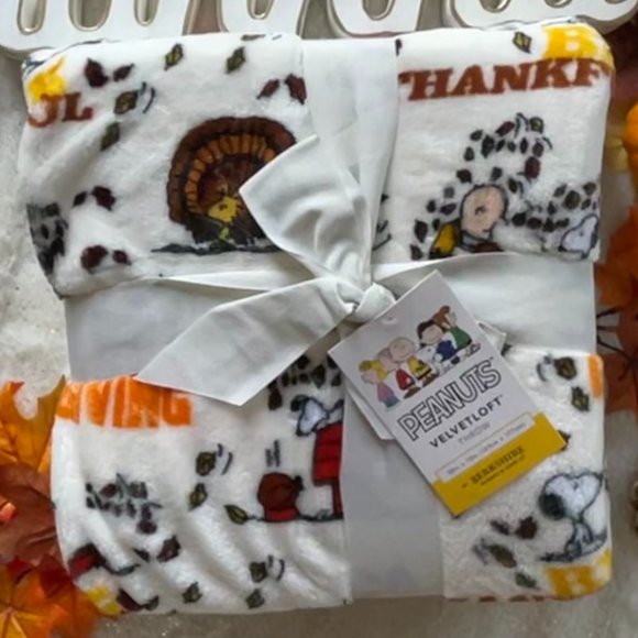 Other - LAST ONE! NWT Peanuts Thanksgiving Blanket Throw Thankful Giving Fall Leaves